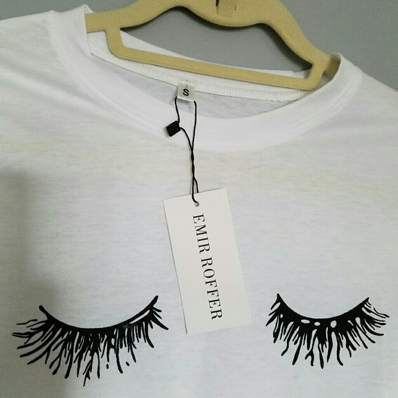 LAST ONE! Kissy face eyelash short sleeve tee - Picture 6 of 6